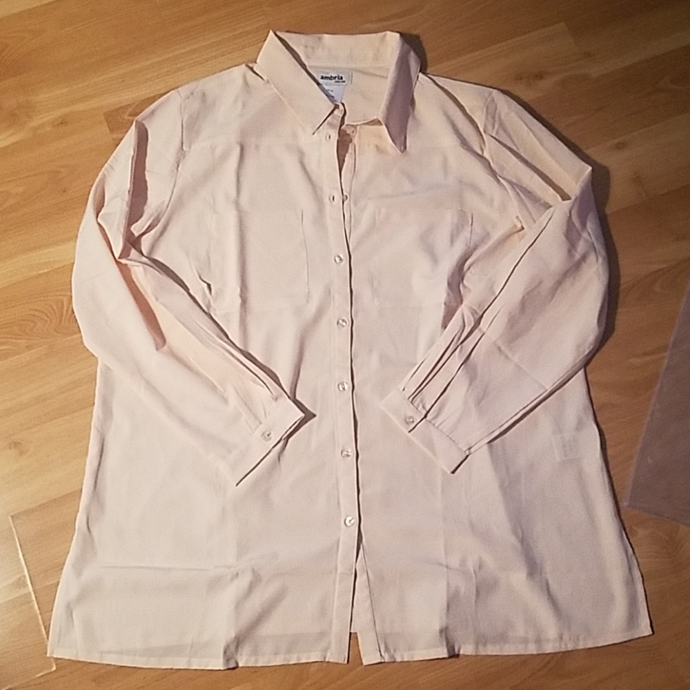 NWT Side slit tunic